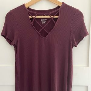 American Eagle maroon top